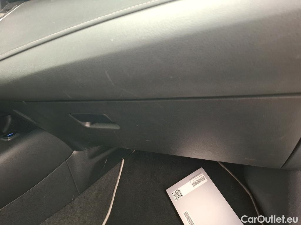  Toyota  Corolla TOYOTA  / 2018 / 5P / Berline Hybride 122h Dynamic Business #3