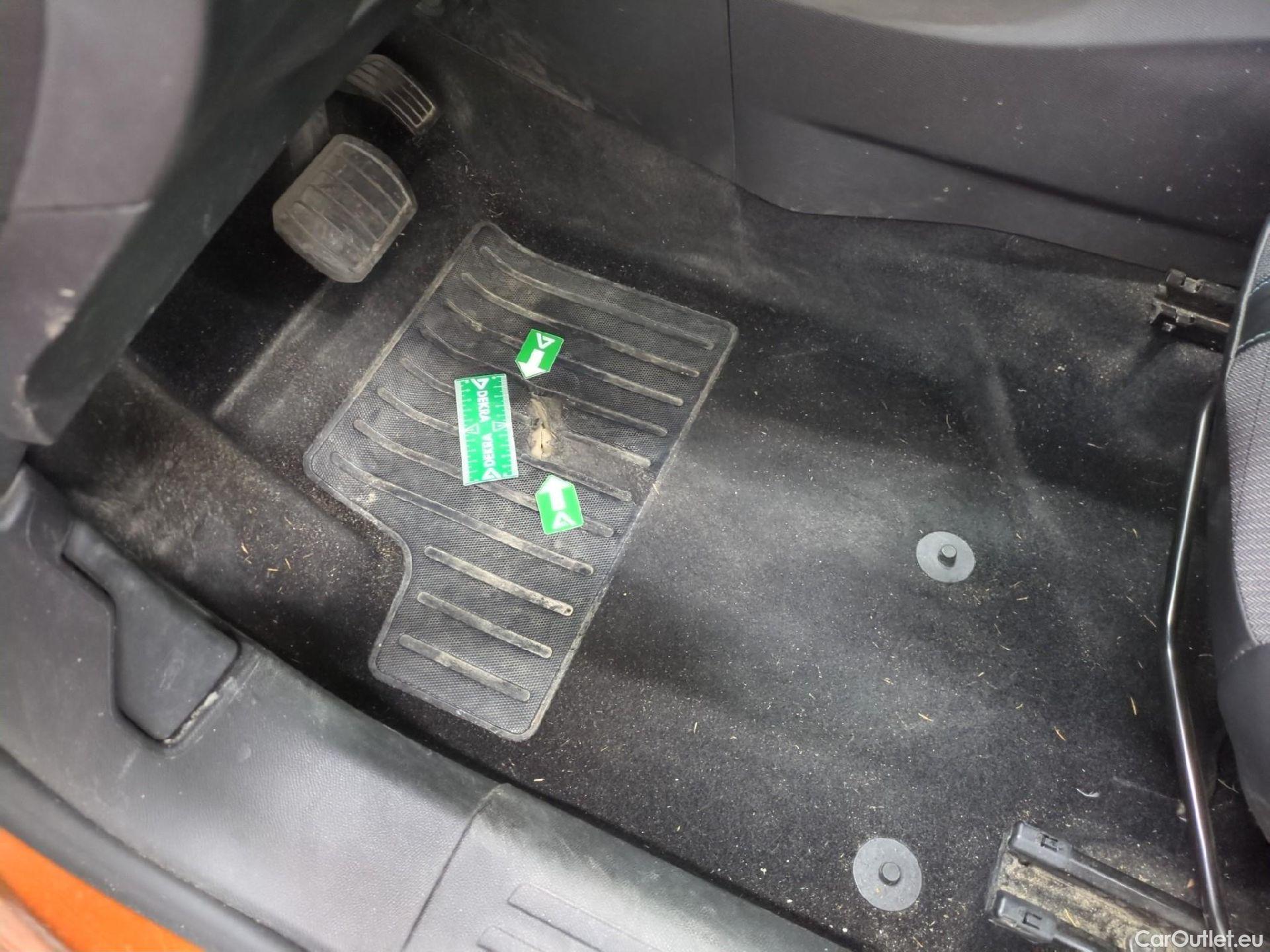  Peugeot  2008  Allure Business 1.5 HDi 130CV BVA8 E6d #4