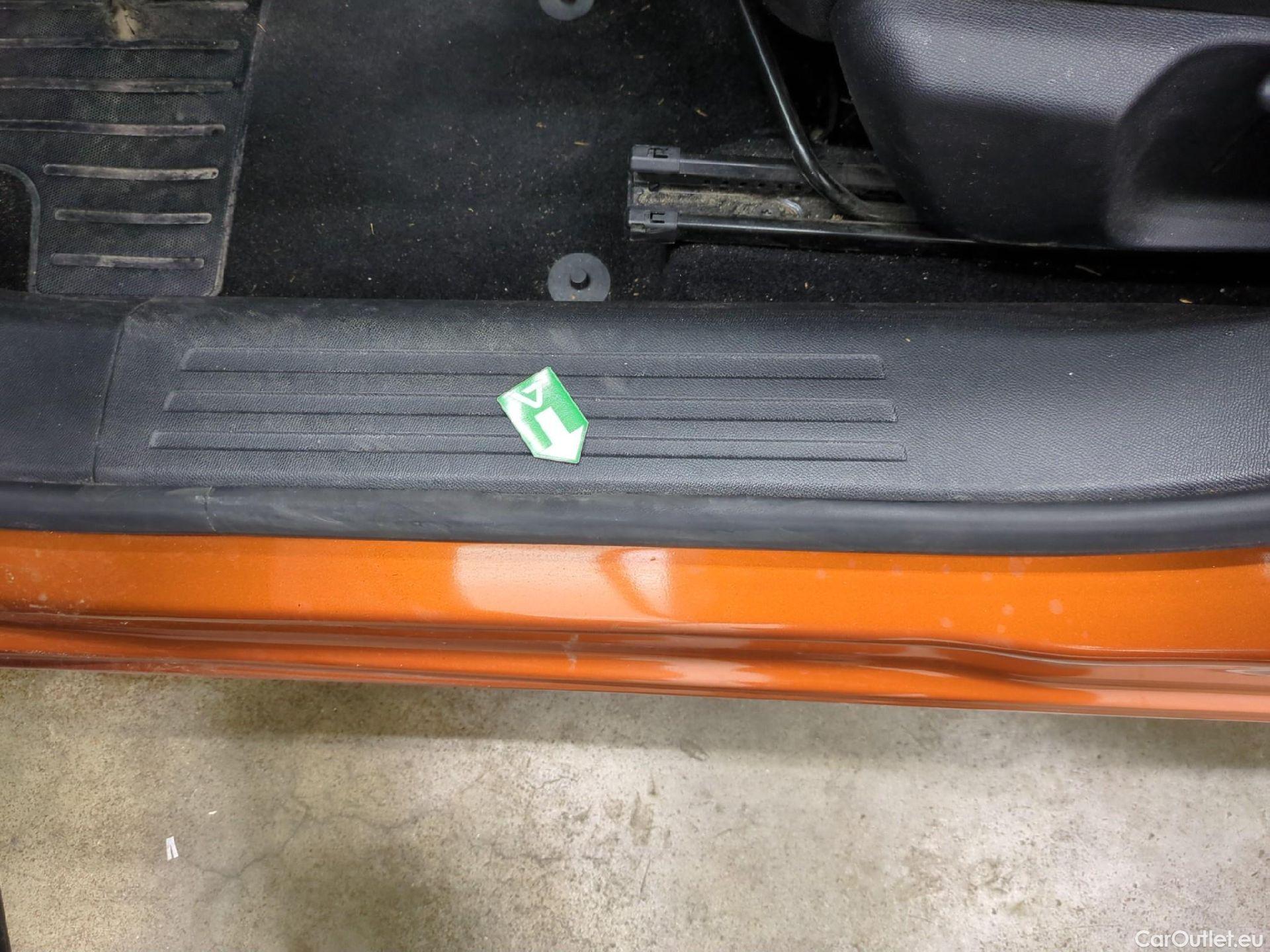  Peugeot  2008  Allure Business 1.5 HDi 130CV BVA8 E6d #2