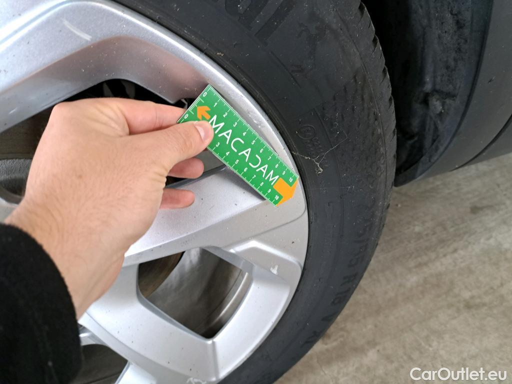  Citroen  C5 CITROEN  Aircross / 2018 / 5P / SUV Hybrid 225 ë-EAT8 Business #51