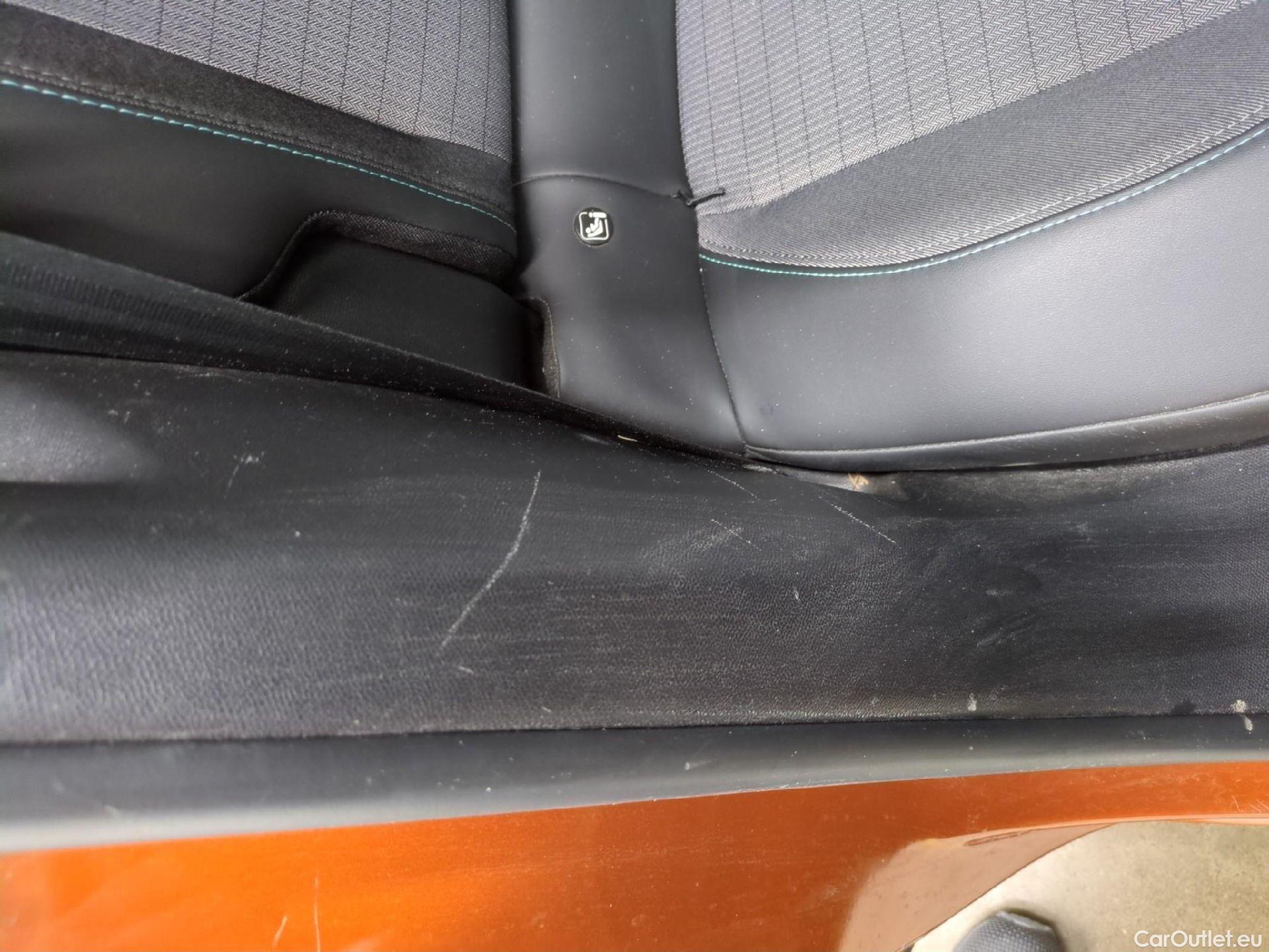  Peugeot  2008  Allure Business 1.5 HDi 130CV BVA8 E6d #8