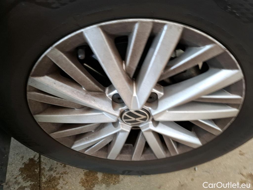  Volkswagen  T-ROC VOLKSWAGEN  / 2017 / 5P / SUV 1.0 TSI 110 LOUNGE BUSINESS #9