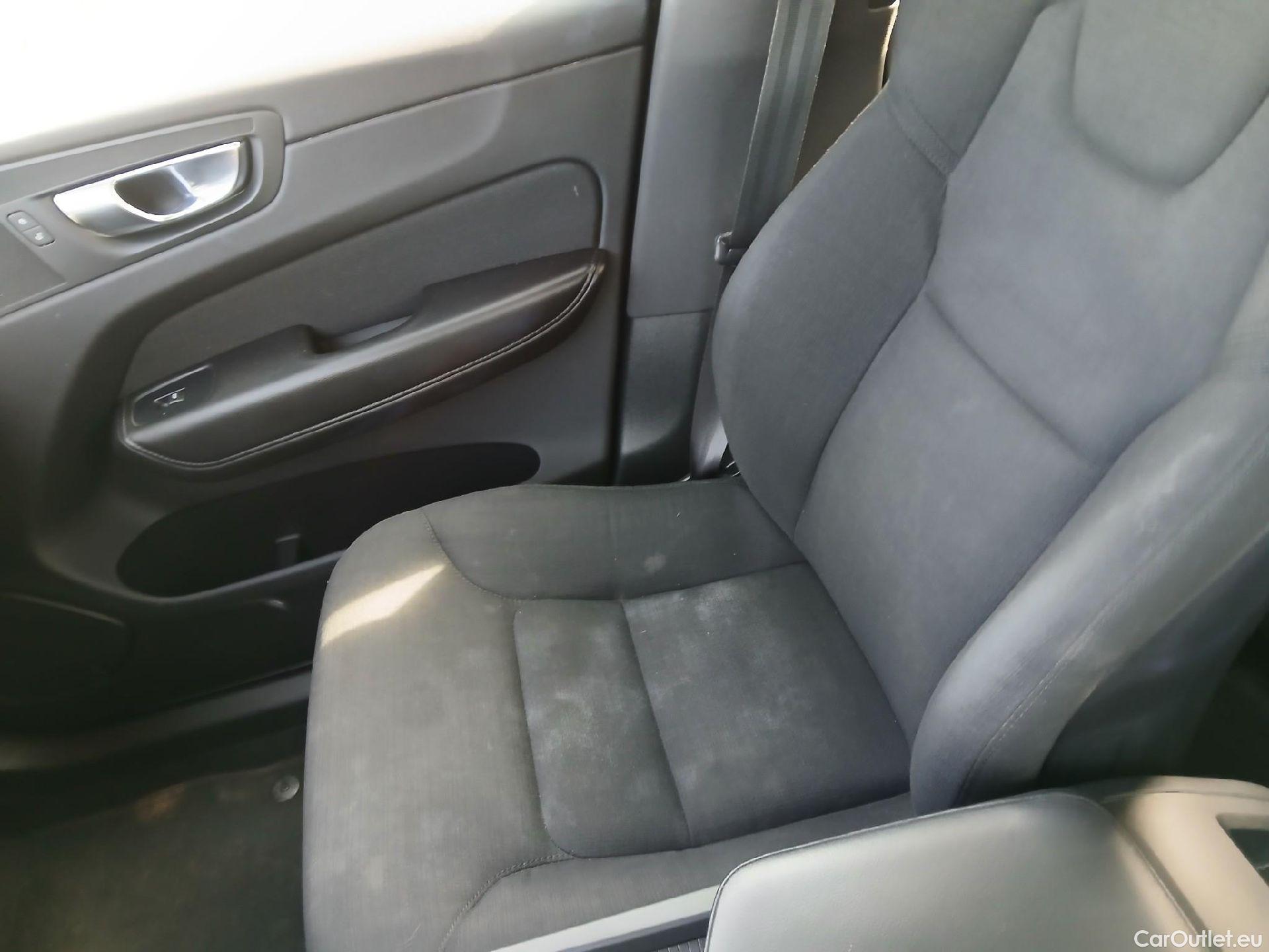  Volvo  XC60 VOLVO  / 2017 / 5P / todoterreno 2.0 B4 D Momentum Pro Auto #1