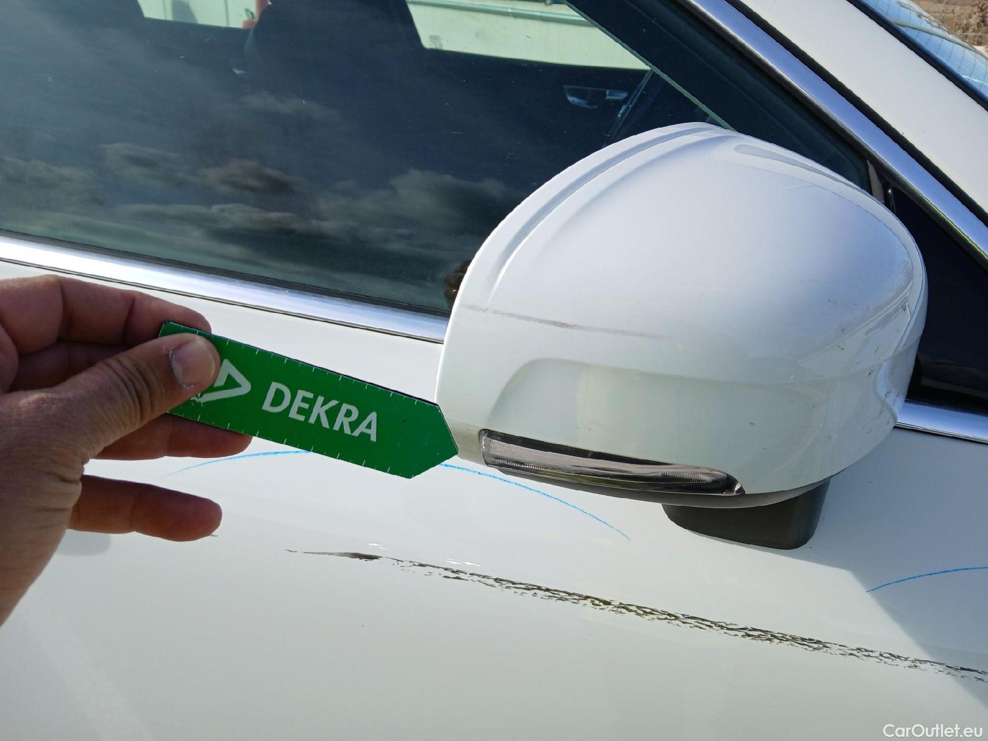  Volvo  XC60 VOLVO  / 2017 / 5P / todoterreno 2.0 B4 D Momentum Pro Auto #40