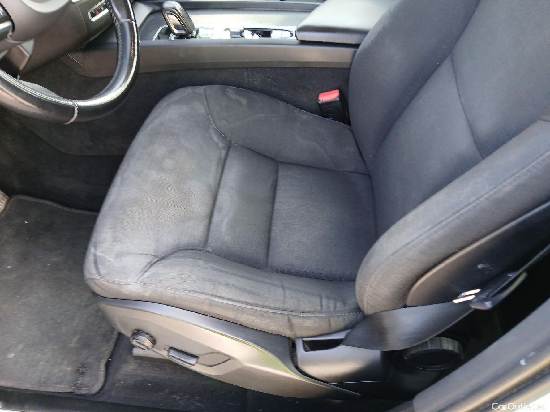  Volvo  XC60 VOLVO  / 2017 / 5P / todoterreno 2.0 B4 D Momentum Pro Auto #3