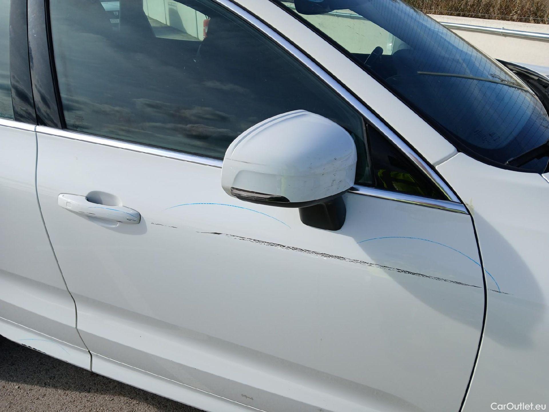  Volvo  XC60 VOLVO  / 2017 / 5P / todoterreno 2.0 B4 D Momentum Pro Auto #39