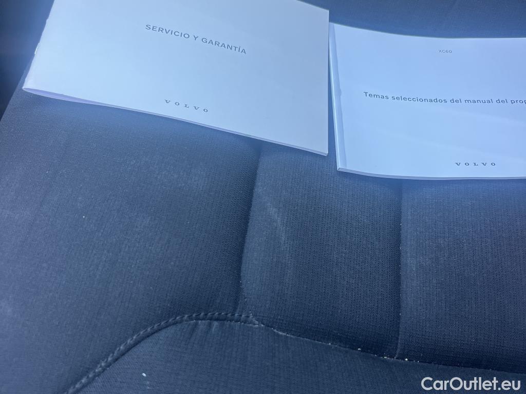  Volvo  XC60 VOLVO  / 2017 / 5P / todoterreno 2.0 B4 D Momentum Pro Auto #3