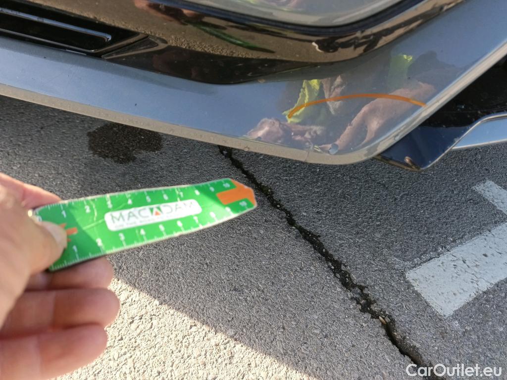  Volvo  XC90 VOLVO  / 2019 / 5P / todoterreno 2.0 T8 AWD Recharge R-Design Auto #6