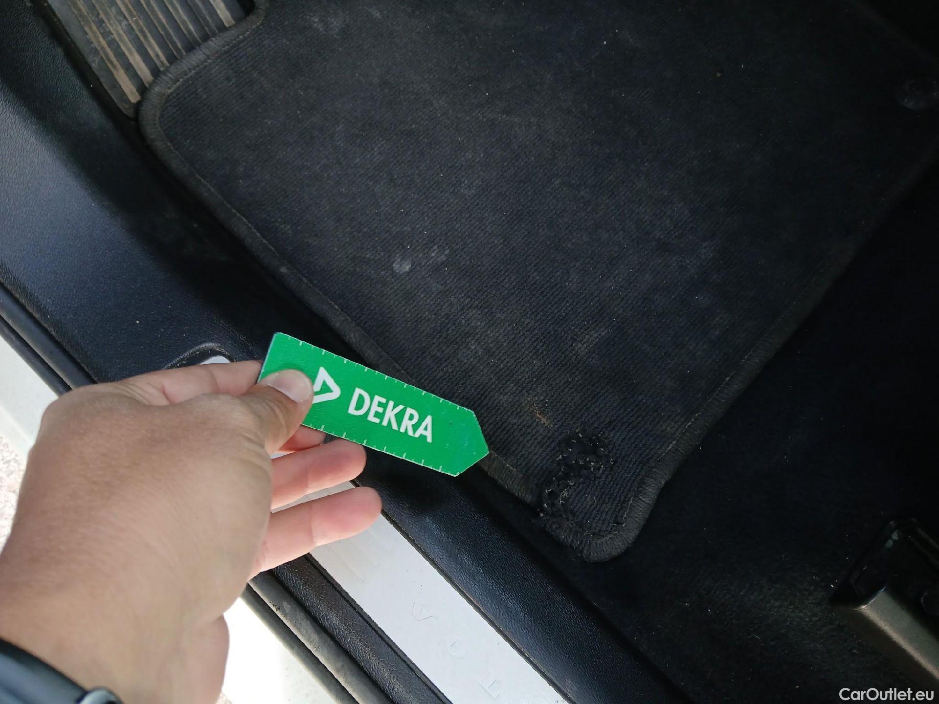  Volvo  XC60 VOLVO  / 2017 / 5P / todoterreno 2.0 B4 D Momentum Pro Auto #5