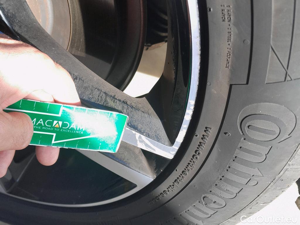  Volvo  XC60 VOLVO  / 2017 / 5P / todoterreno 2.0 T6 AWD Recharge R-Design Auto #4