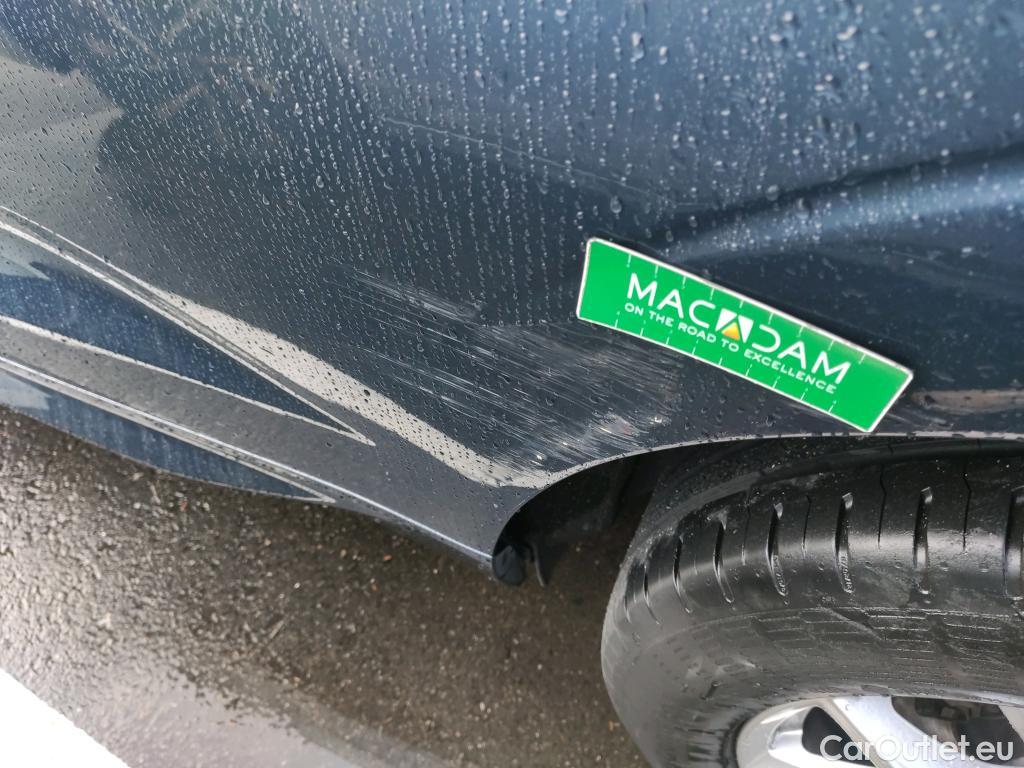  Volvo  XC60 VOLVO  / 2017 / 5P / todoterreno 2.0 D4 Momentum Auto #4