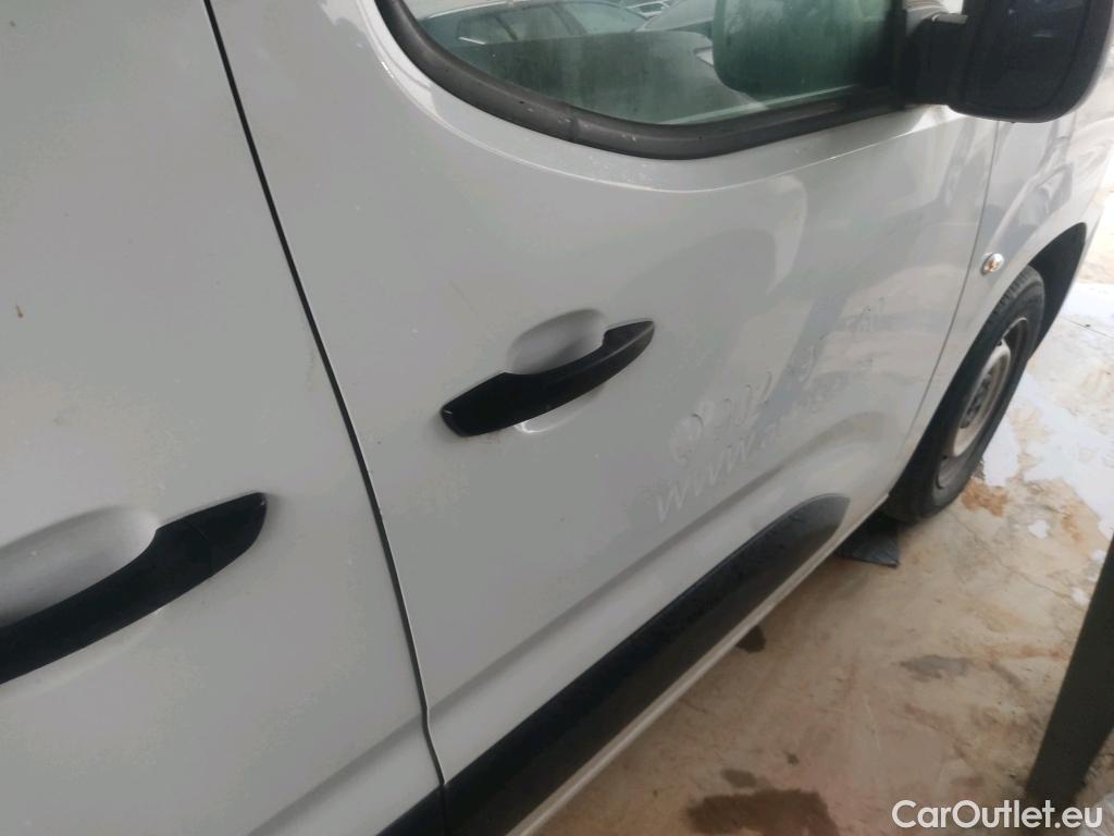  Peugeot  Partner PEUGEOT  / 2018 / 3P / furgón derivado de turismo Pro Standard 600kg BlueHDi 73kW (AC) #15