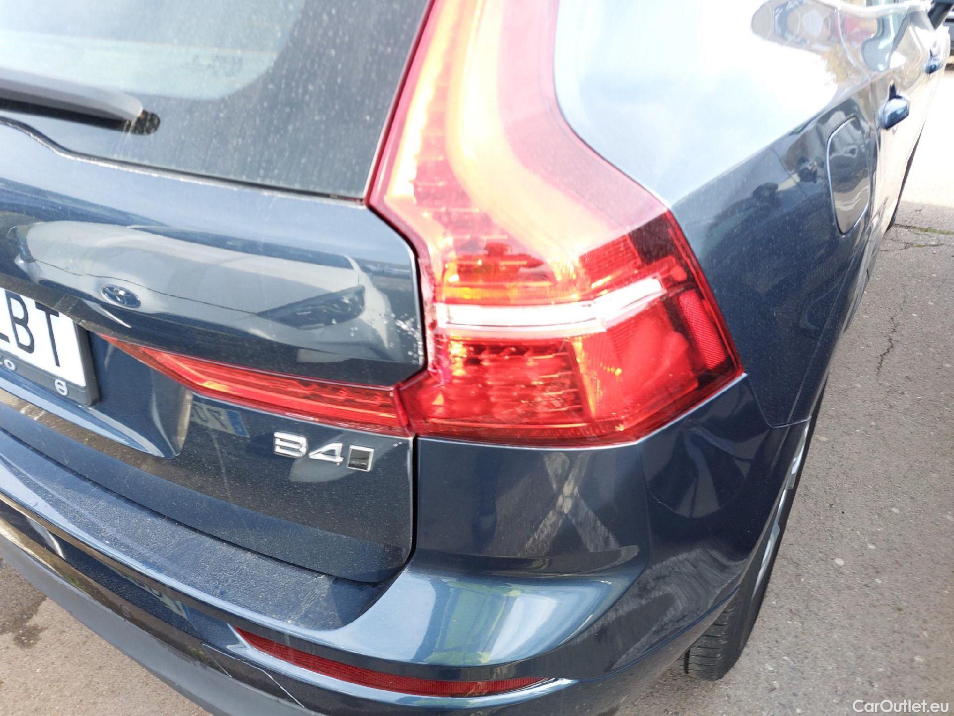  Volvo  XC60 VOLVO  / 2017 / 5P / todoterreno 2.0 B4 D4 AWD Business Plus Auto #12