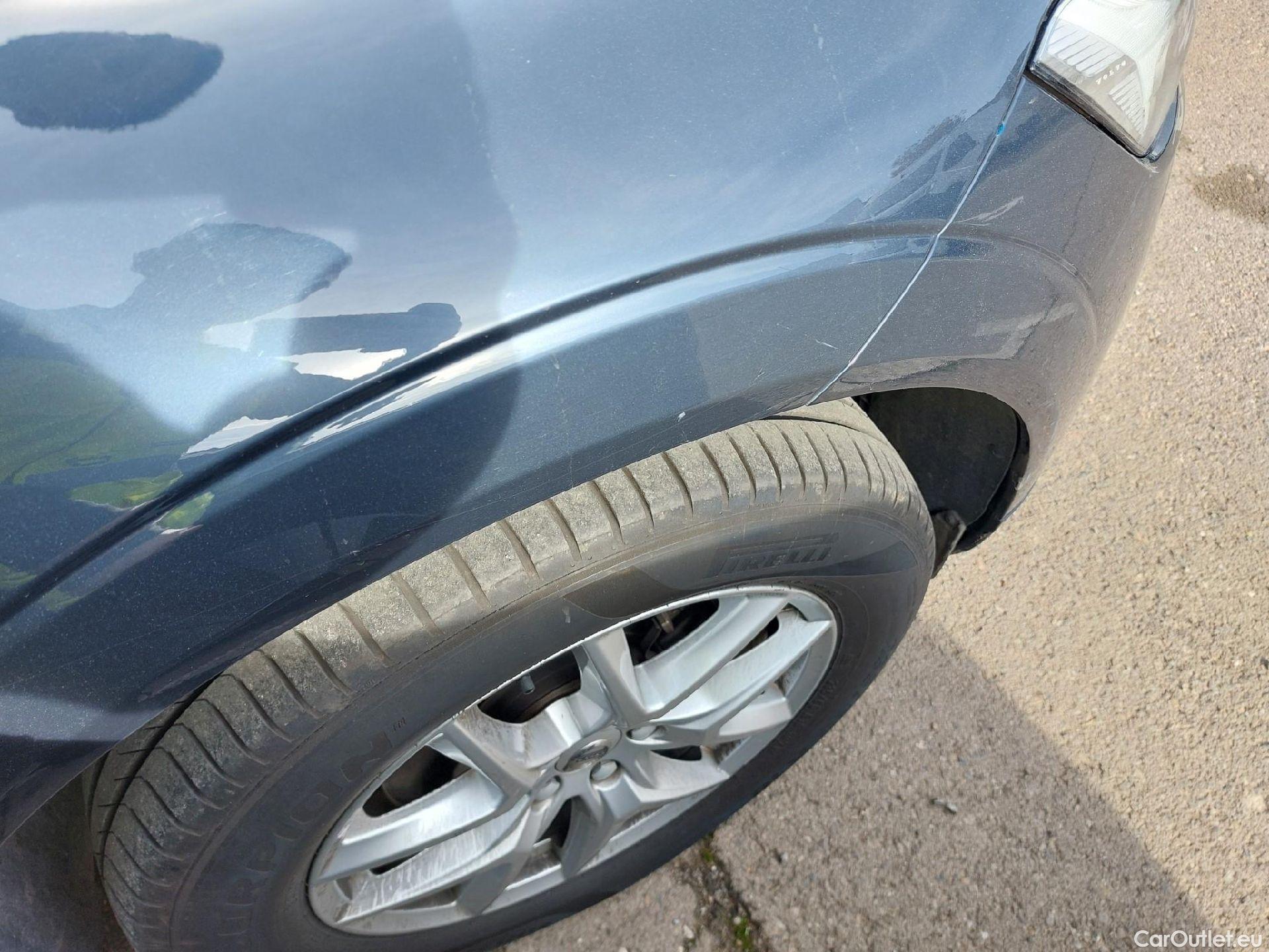  Volvo  XC60 VOLVO  / 2017 / 5P / todoterreno 2.0 B4 D4 AWD Business Plus Auto #24