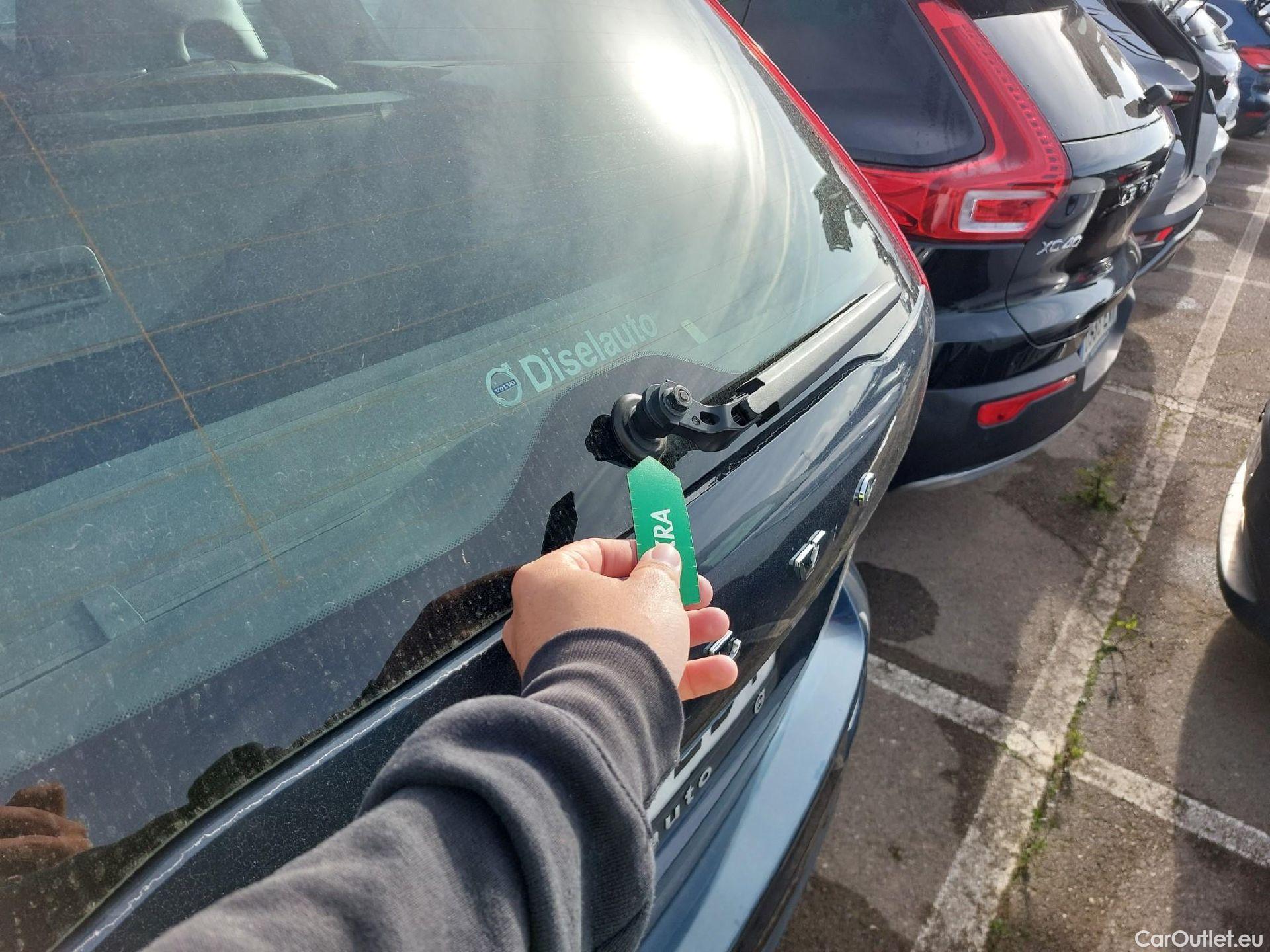  Volvo  XC60 VOLVO  / 2017 / 5P / todoterreno 2.0 B4 D4 AWD Business Plus Auto #9