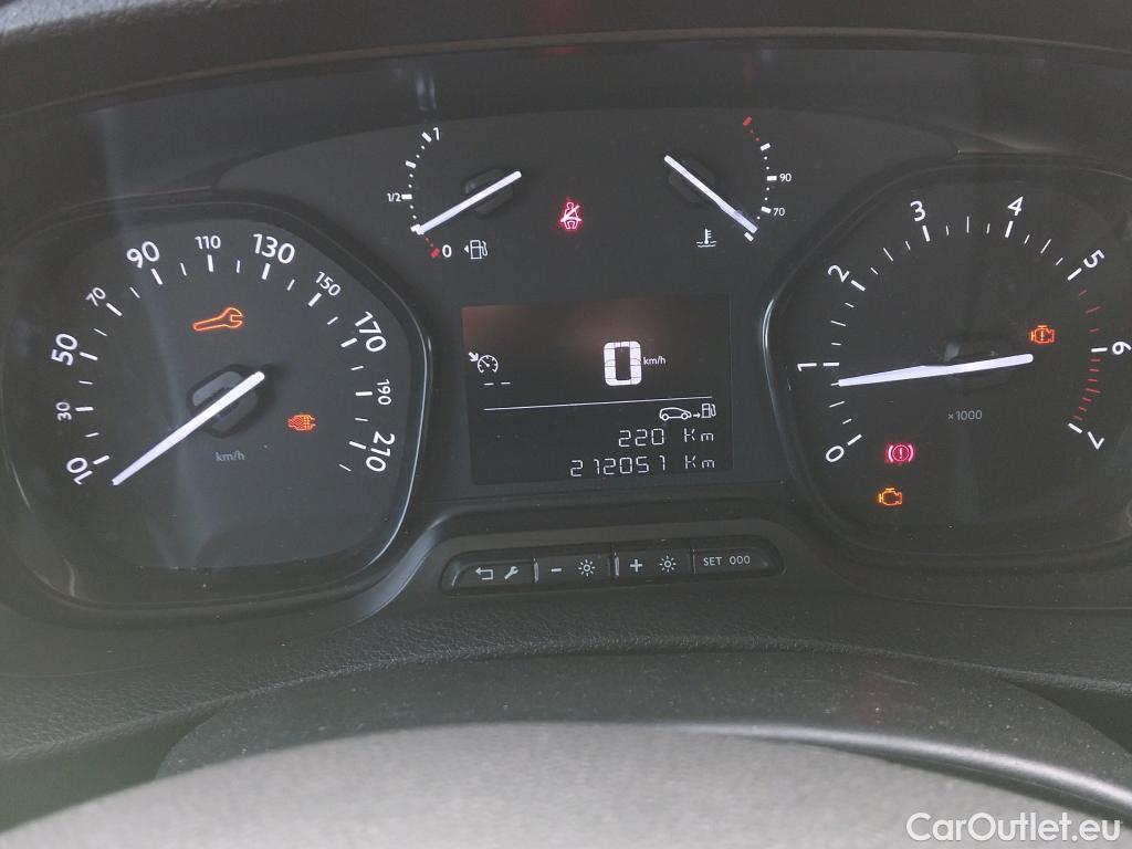  Citroen  Jumpy CITROEN  / 2016 / 4P / furgón Talla M BlueHDi 120 S&S 6v Club (CA) #49