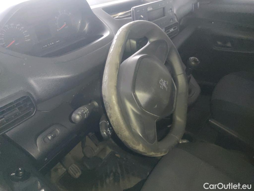  Peugeot  Partner PEUGEOT  / 2018 / 3P / furgón derivado de turismo Pro Standard 600kg BlueHDi 73kW (AC) #1