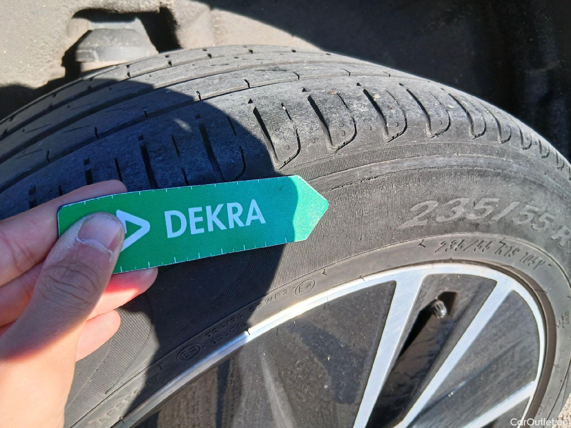  Volvo  XC90 VOLVO  / 2019 / 5P / todoterreno 2.0 B5 D5 AWD Business Plus Auto #4