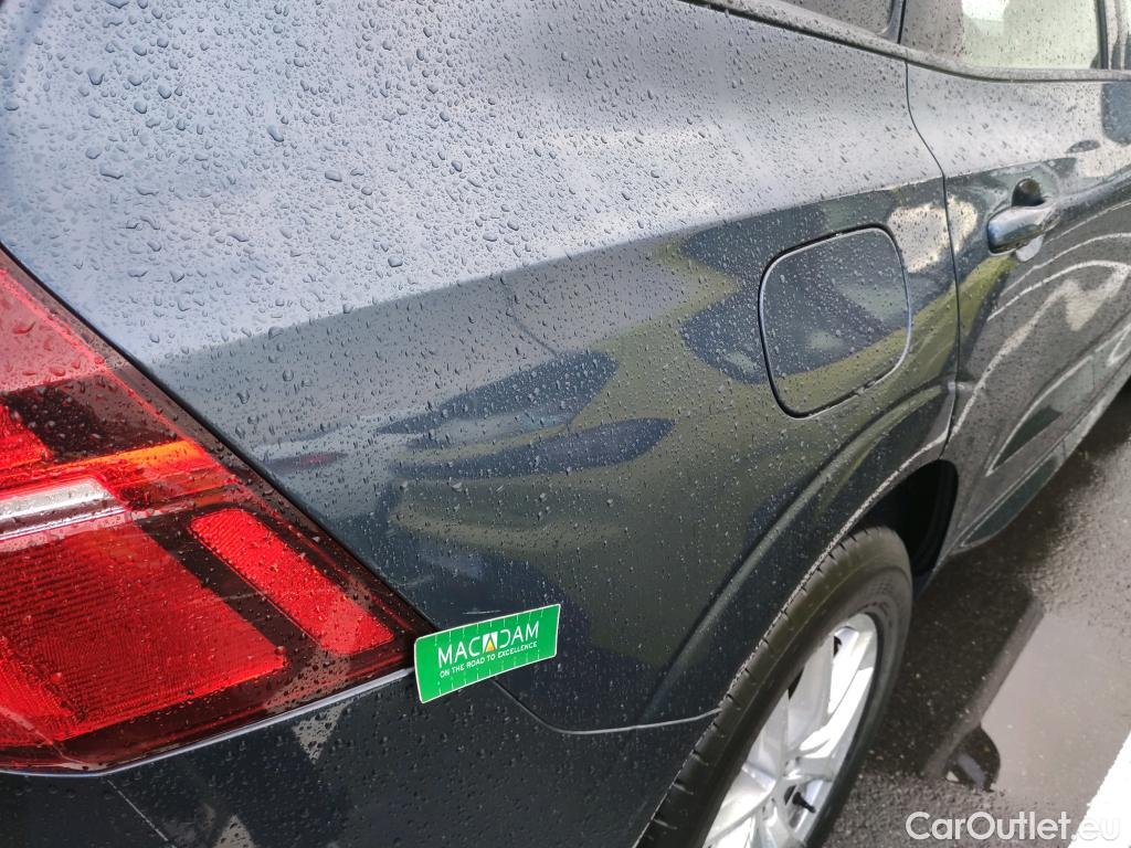  Volvo  XC60 VOLVO  / 2017 / 5P / todoterreno 2.0 D4 Momentum Auto #9