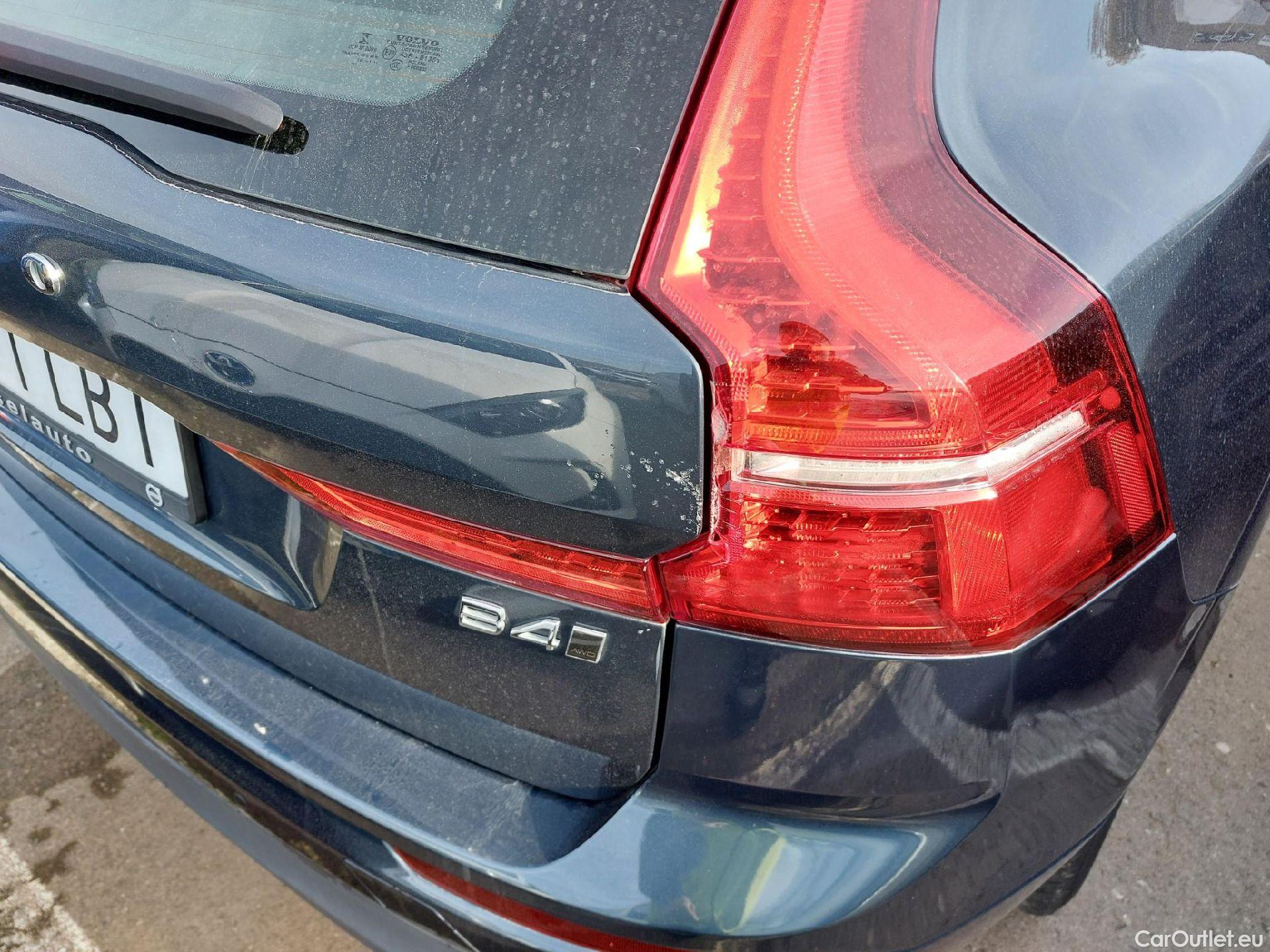  Volvo  XC60 VOLVO  / 2017 / 5P / todoterreno 2.0 B4 D4 AWD Business Plus Auto #14