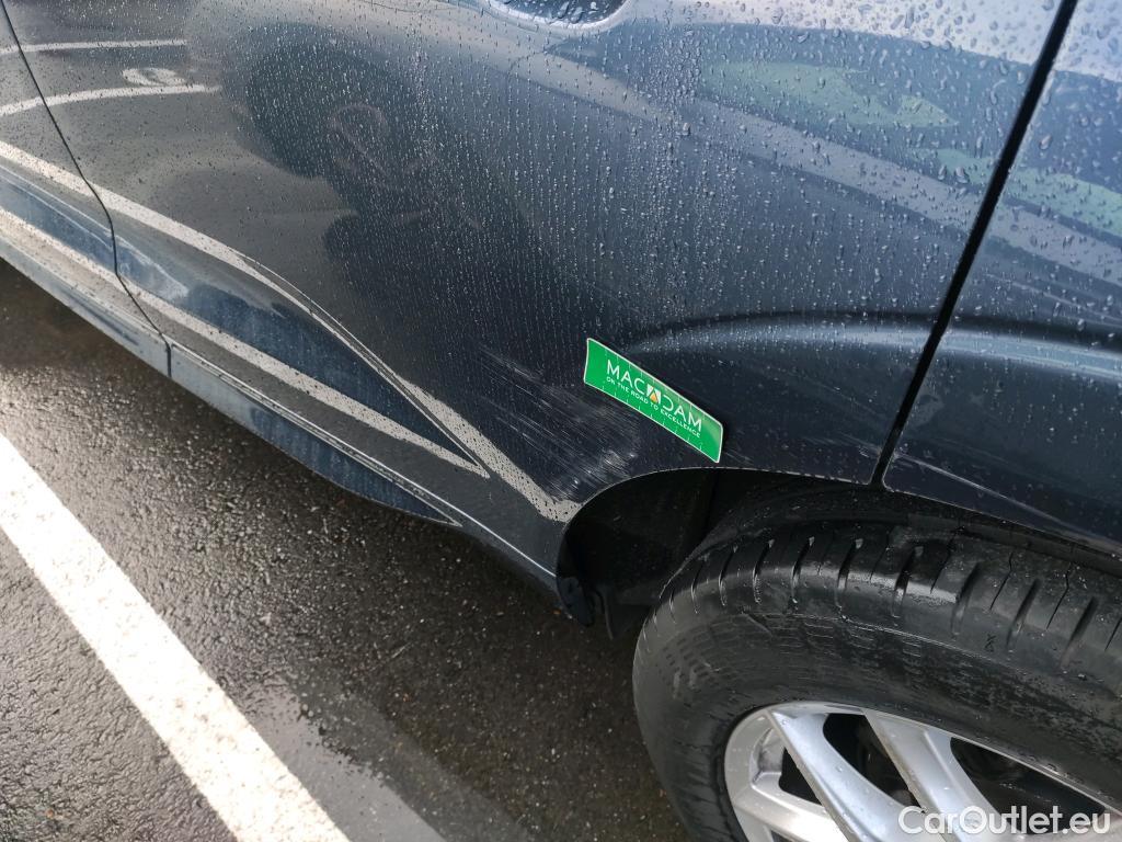  Volvo  XC60 VOLVO  / 2017 / 5P / todoterreno 2.0 D4 Momentum Auto #3