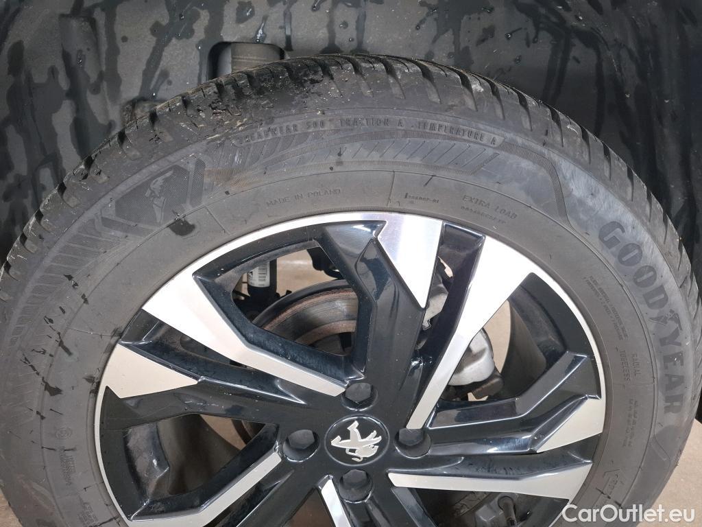  Peugeot  2008  Allure 1.5 HDi 130CV BVA8 E6d #1