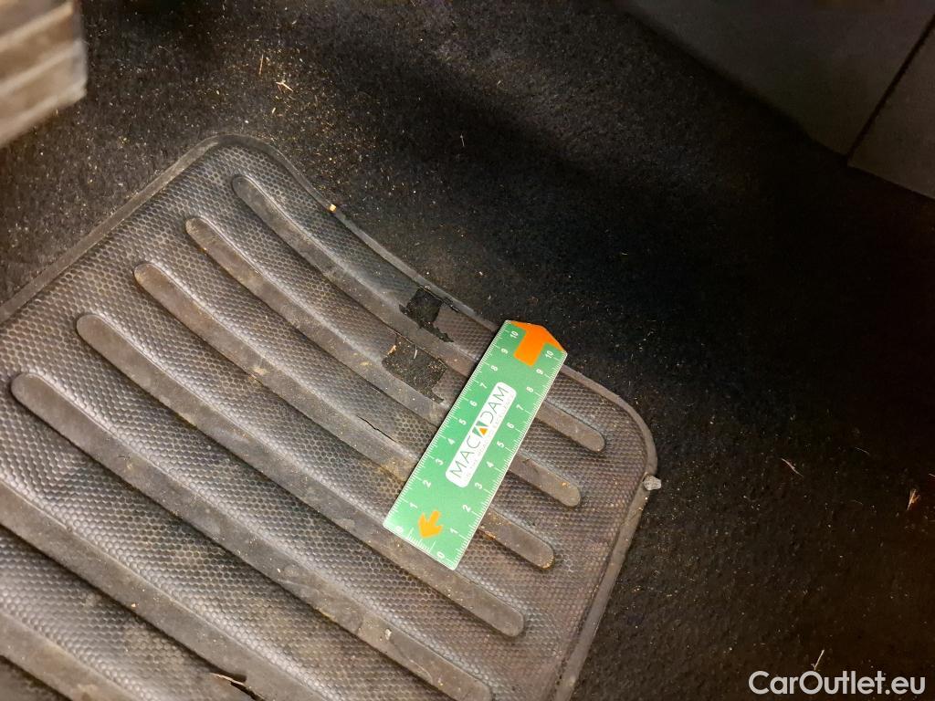  Peugeot  208  Active 1.6 HDi 75CV BVM5 E6 #15