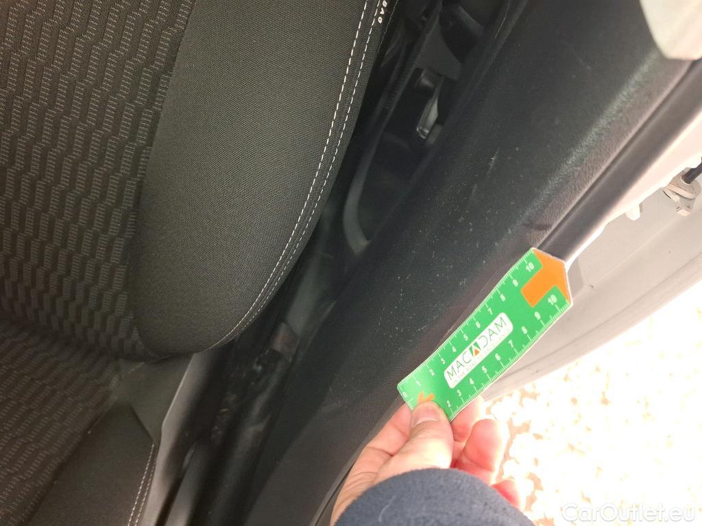  Peugeot  208  Active 1.6 HDi 75CV BVM5 E6 #11