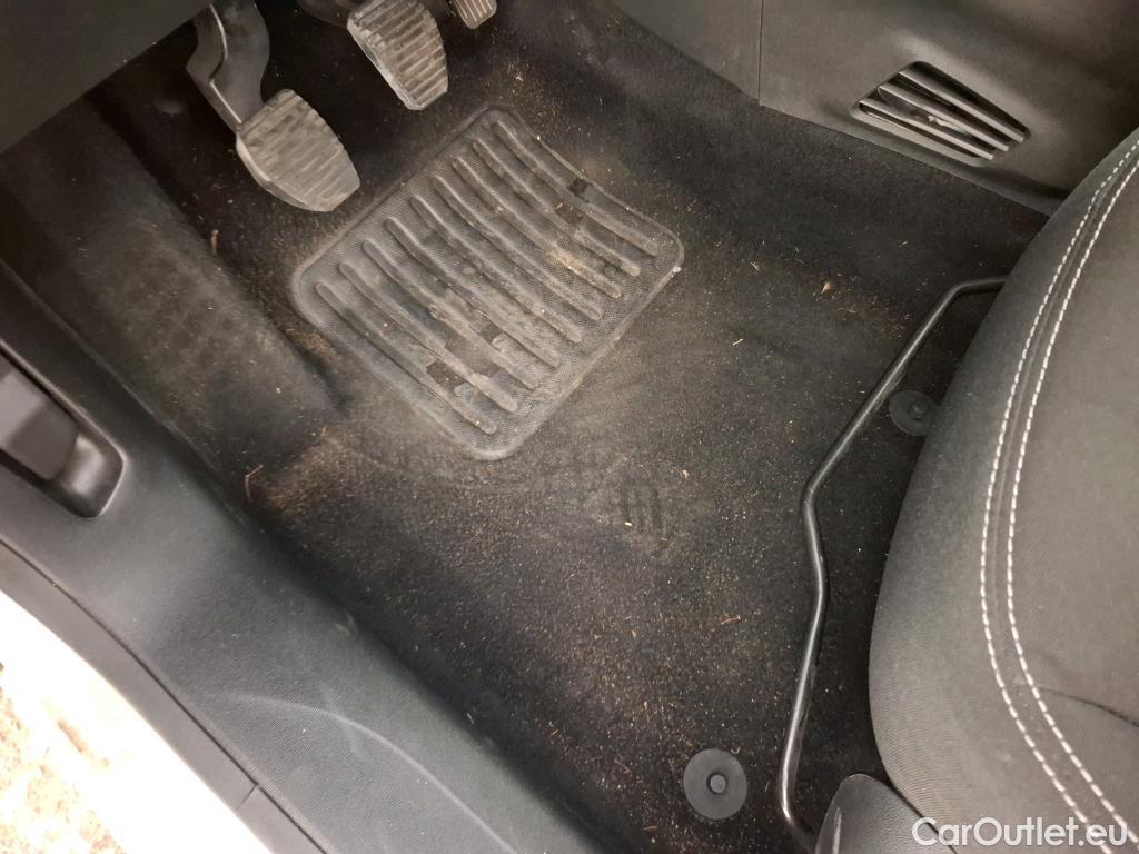  Peugeot  208  Active 1.6 HDi 75CV BVM5 E6 #12