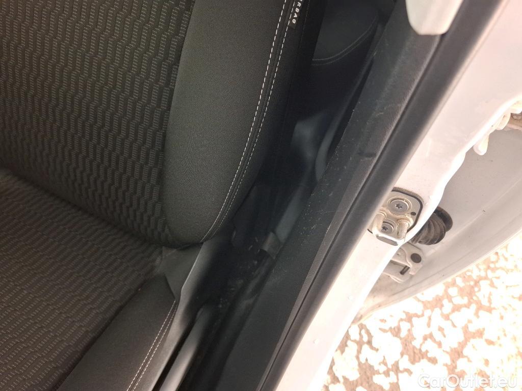  Peugeot  208  Active 1.6 HDi 75CV BVM5 E6 #10