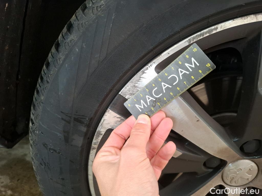  Peugeot  5008  GT 1.2 PureTech 130CV BVA8 7 Sieges E6d #20