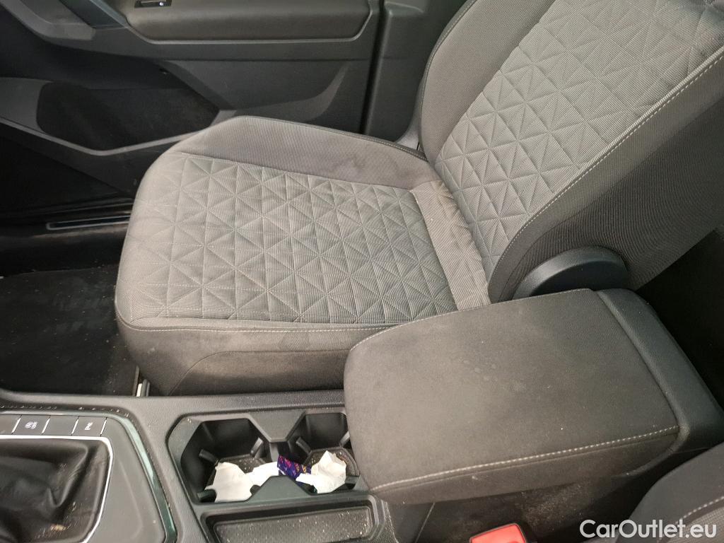  Volkswagen  Tiguan VOLKSWAGEN  / 2020 / 5P / SUV 1.5 TSI 150 DSG7 Life Busines #57