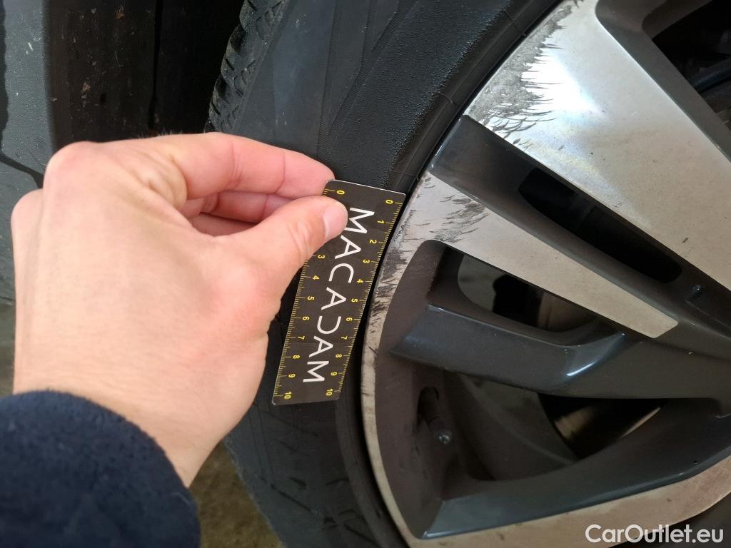  Peugeot  5008  GT 1.2 PureTech 130CV BVA8 7 Sieges E6d #17