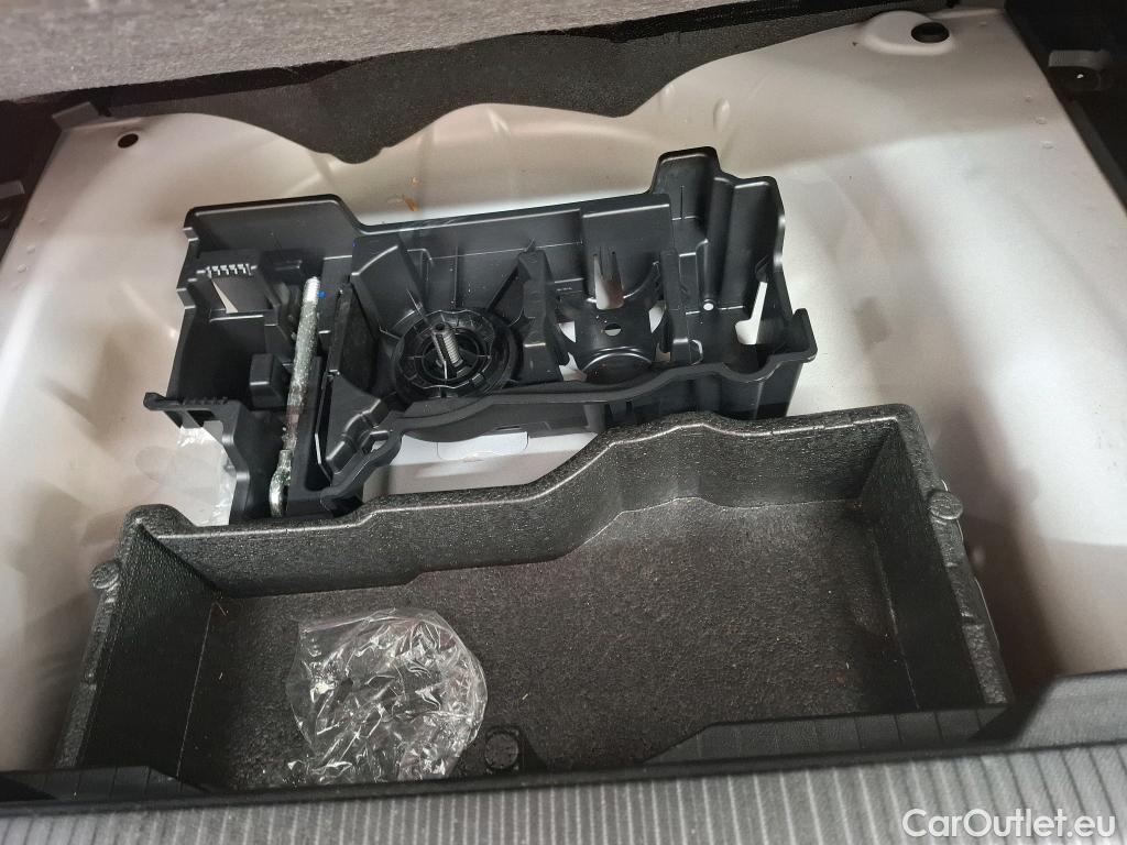  Peugeot  2008  Allure 1.5 HDi 130CV BVA8 E6d #4