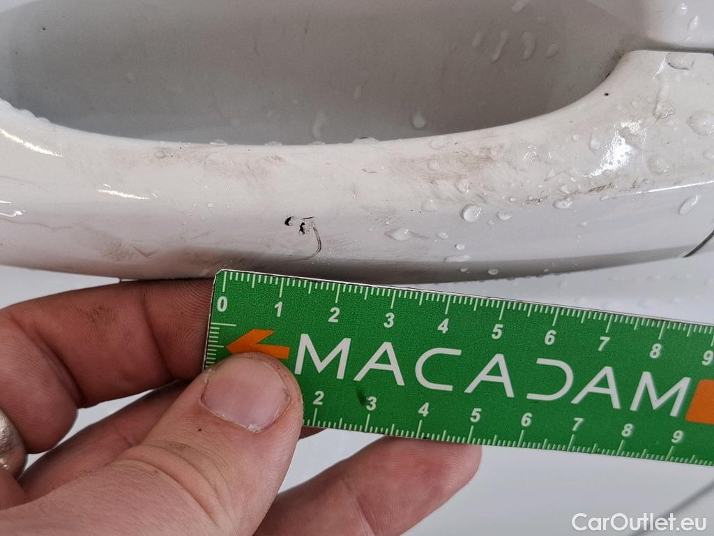  Peugeot  2008  Allure 1.5 HDi 130CV BVA8 E6d #9