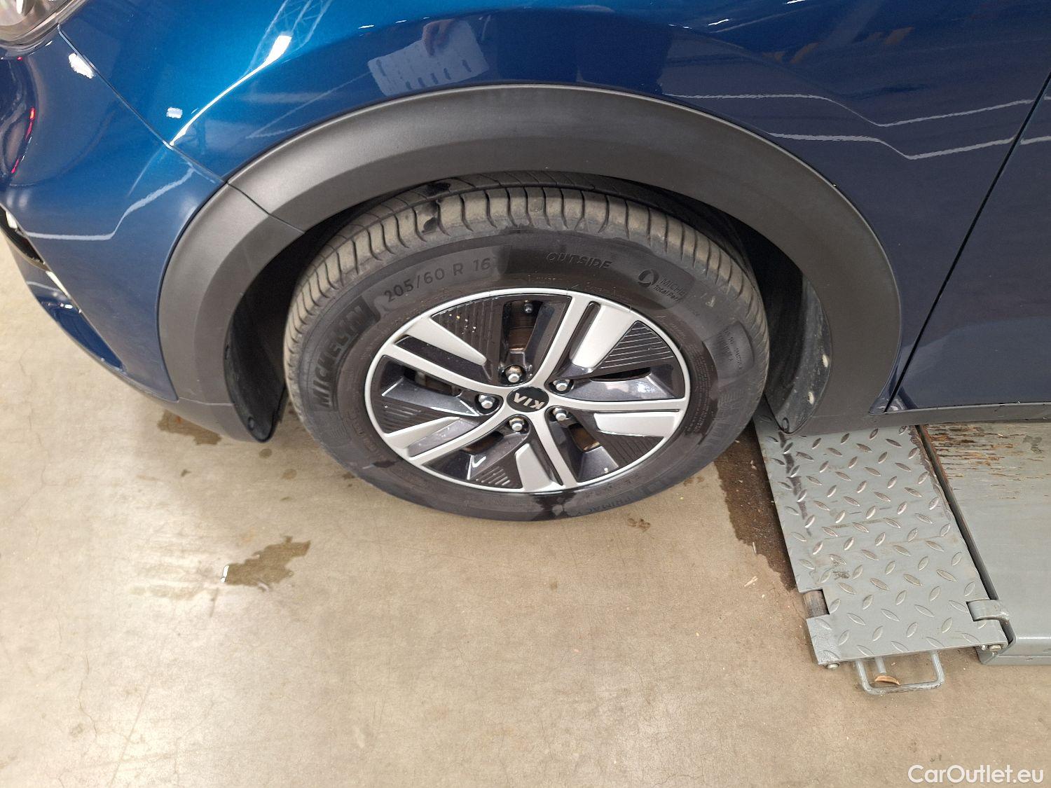  KIA  Niro Kia,  FL'19, KIA  More 1.6 GDi HEV 6DCT 5d #19