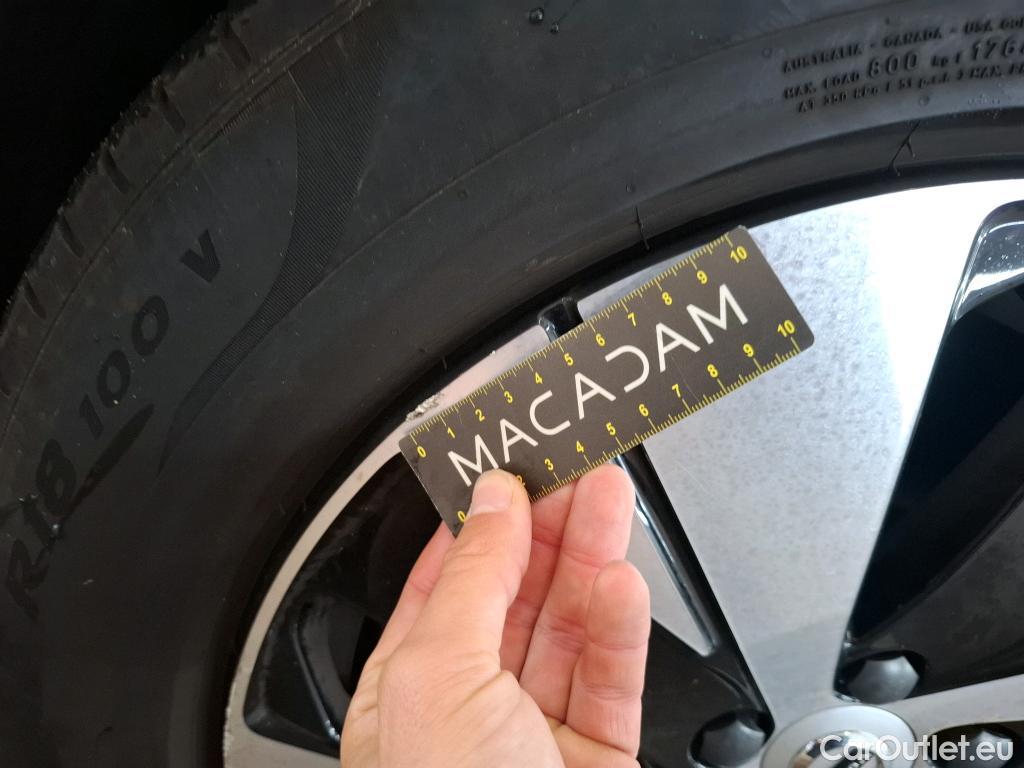  Volvo  XC 40 XC40 Momentum Plug-in Hybrid 2WD 1.5 #22