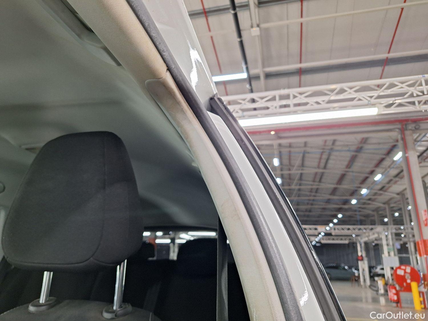  Peugeot  308 Peugeot,  SW FL'17, Peugeot  SW 1.5 BlueHDi 100 DPF S&S Active 5d #40