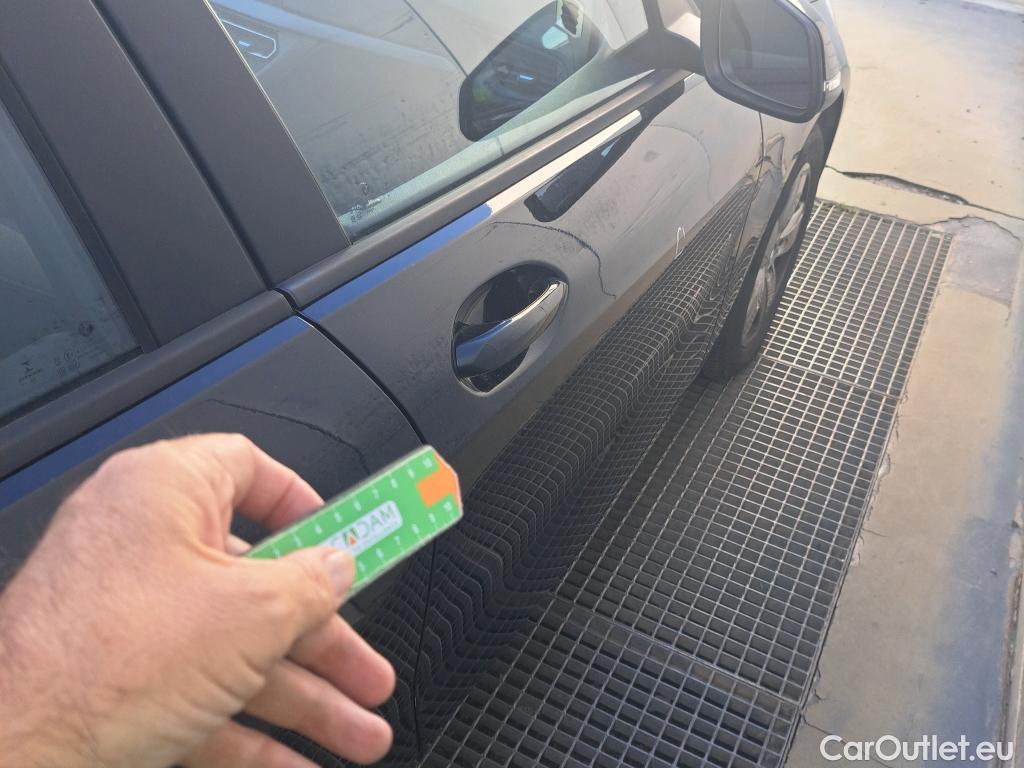  Bmw  Serie 1 BMW  / 2019 / 5P / berlina con portón 118i #26