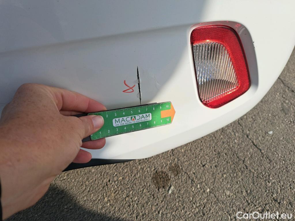  Hyundai  i10 HYUNDAI  / 2020 / 5P / berlina con portón 1.0 Klass #4