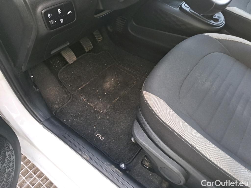  Hyundai  i10 HYUNDAI  / 2020 / 5P / berlina con portón 1.0 Klass #6