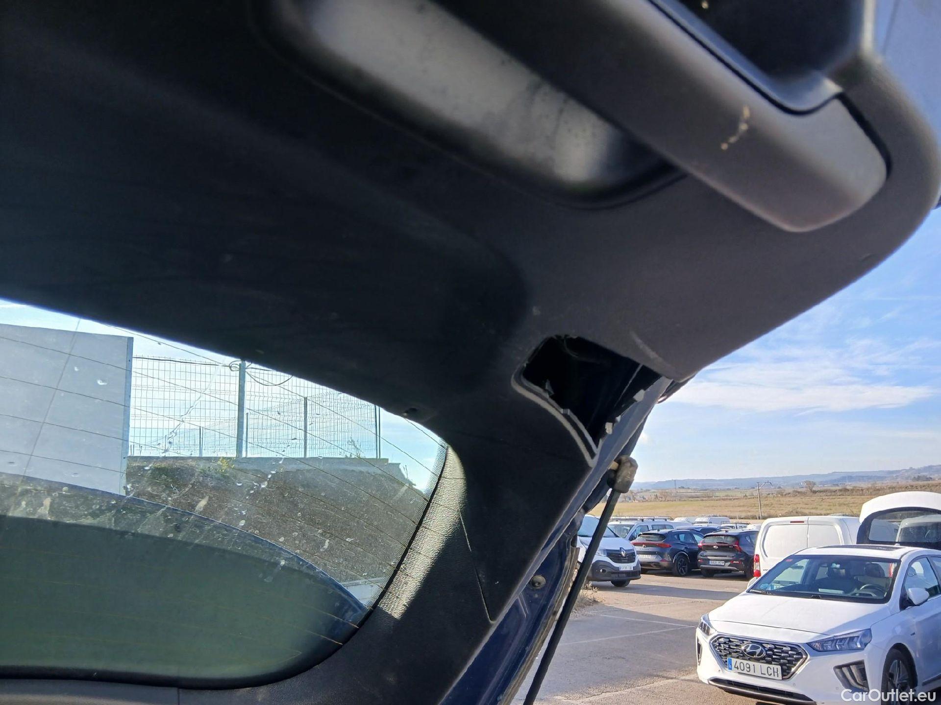  Ford  Focus FORD  / 2018 / 5P / berlina con portón 1.5 Ecoblue 70kW Trend+ #2