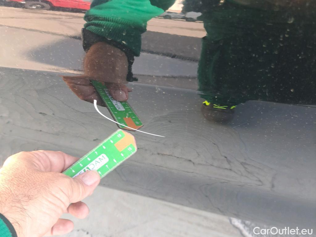  Bmw  Serie 1 BMW  / 2019 / 5P / berlina con portón 118i #6