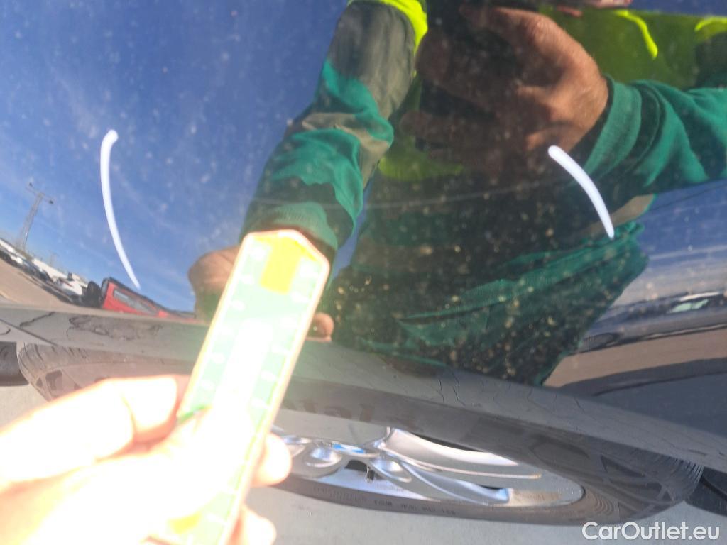  Bmw  Serie 1 BMW  / 2019 / 5P / berlina con portón 118i #23