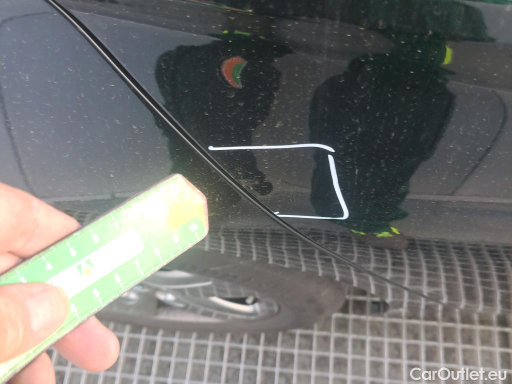  Bmw  Serie 1 BMW  / 2019 / 5P / berlina con portón 118i #2