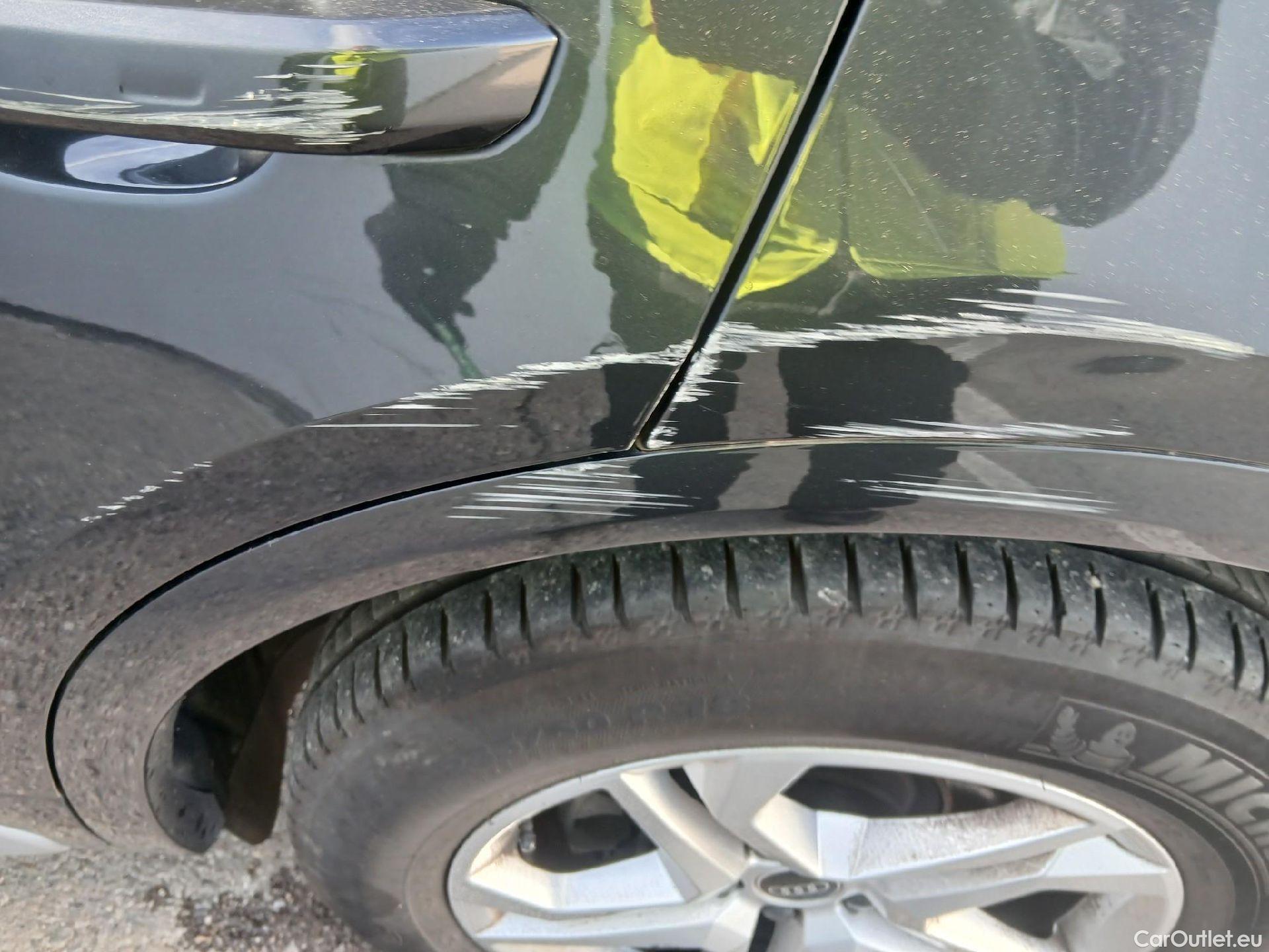  Audi  Q5 AUDI  / 2020 / 5P / todoterreno Advanced 35 TDI 120kW S tronic (AC2) #9