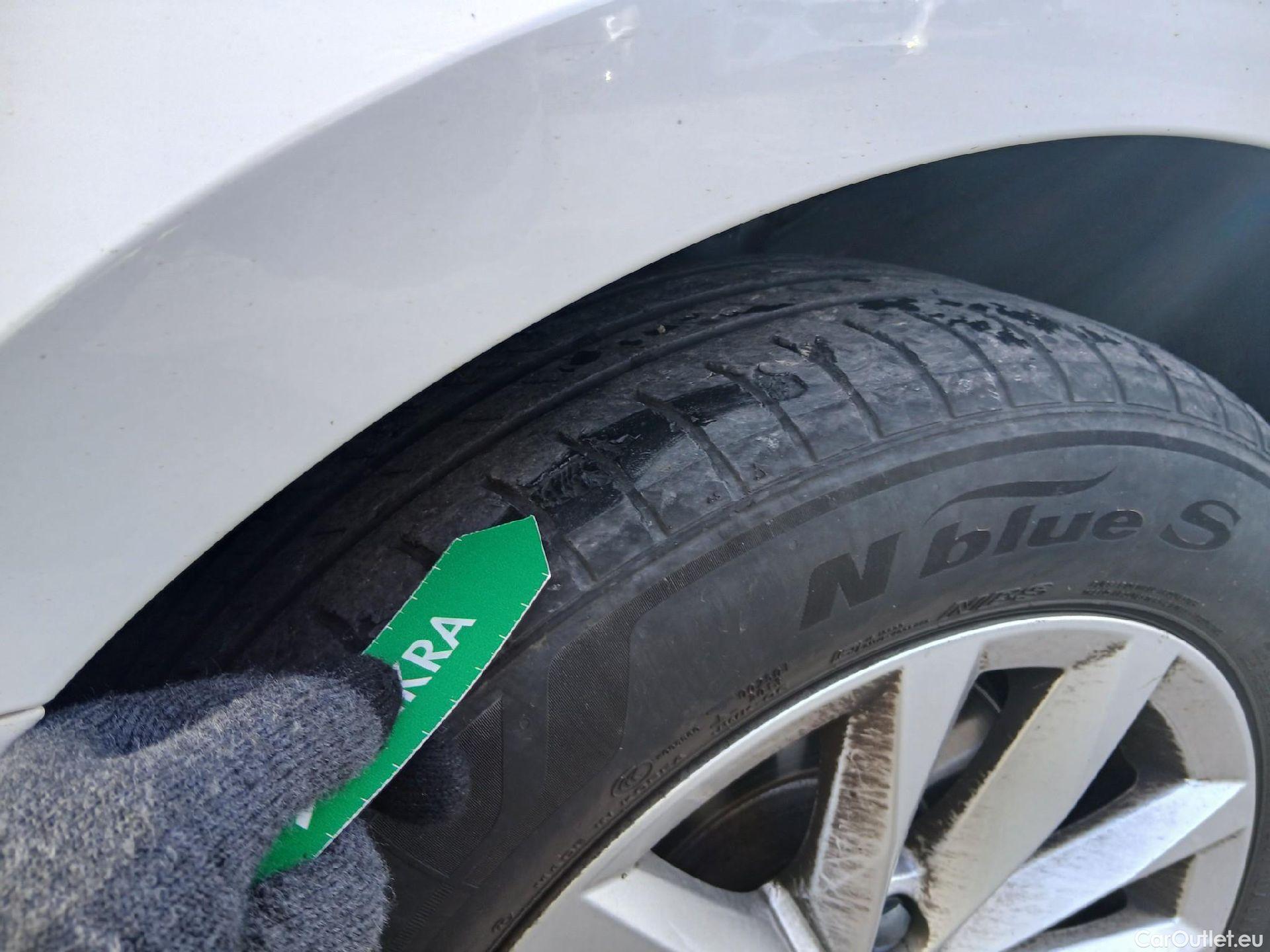  Audi  A3 AUDI  / 2020 / 5P / berlina con portón Sportback 30 TFSI 81kW (110CV) S tronic #4