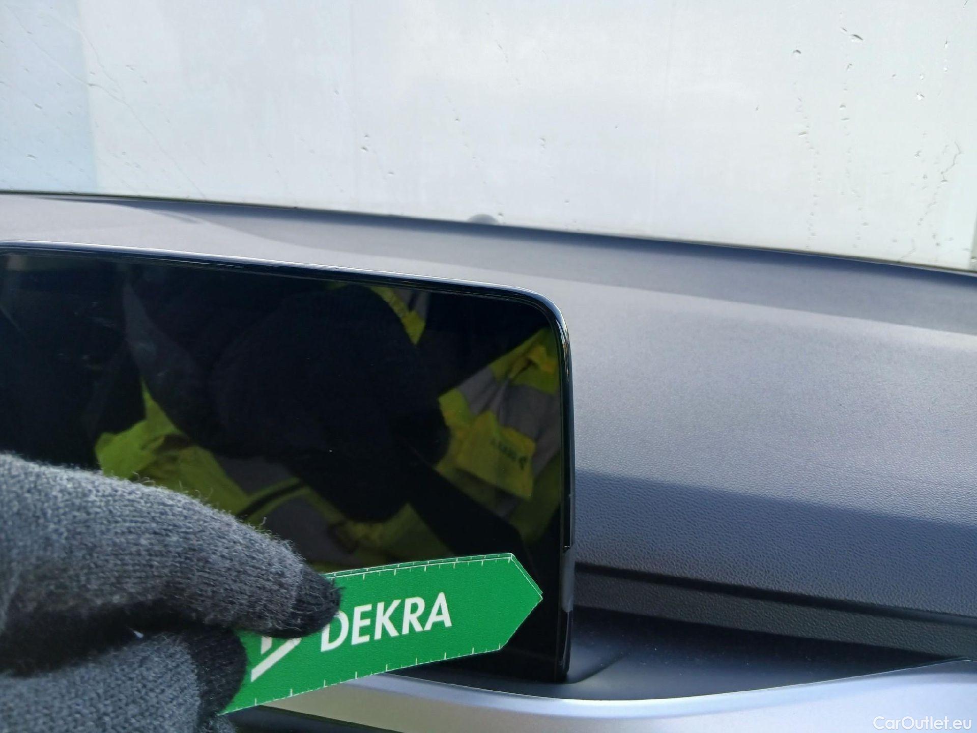  Ford  Focus FORD  / 2018 / 5P / berlina con portón 1.5 Ecoblue 70kW Trend+ #7