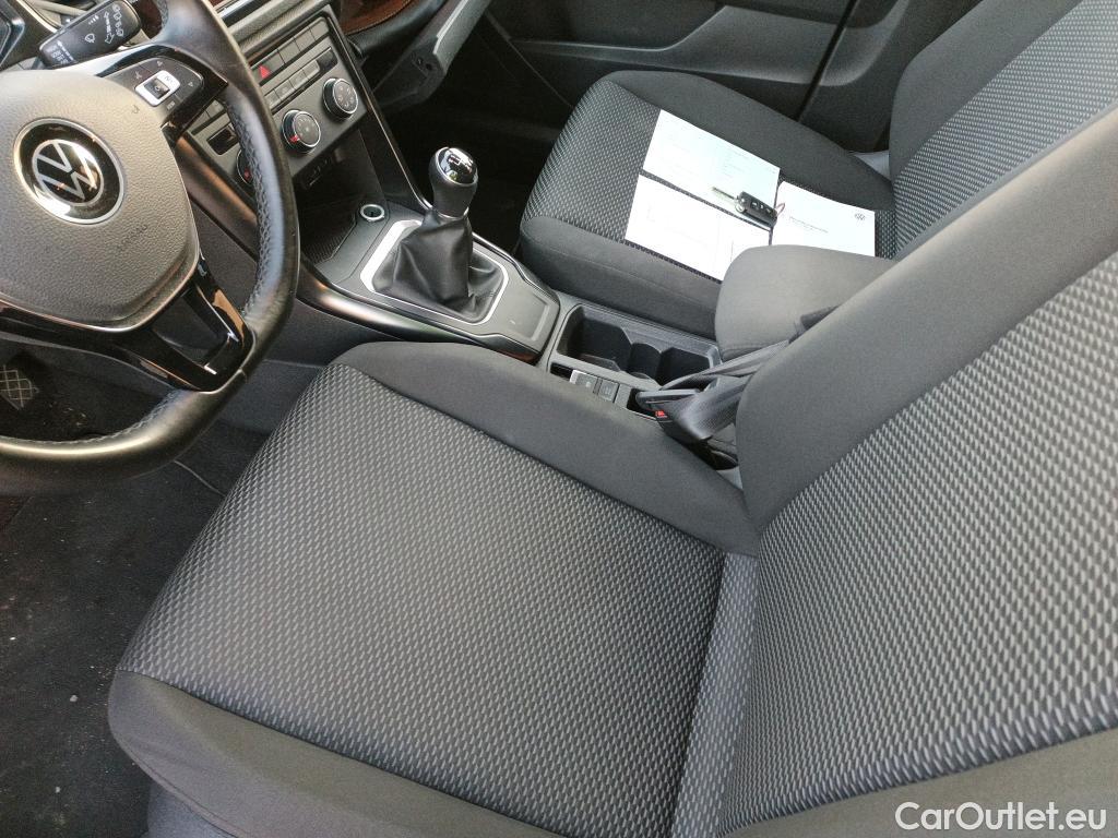  Volkswagen  T-ROC VOLKSWAGEN  / 2017 / 5P / todoterreno Edition 1.0 TSI 85kW (115CV) #8