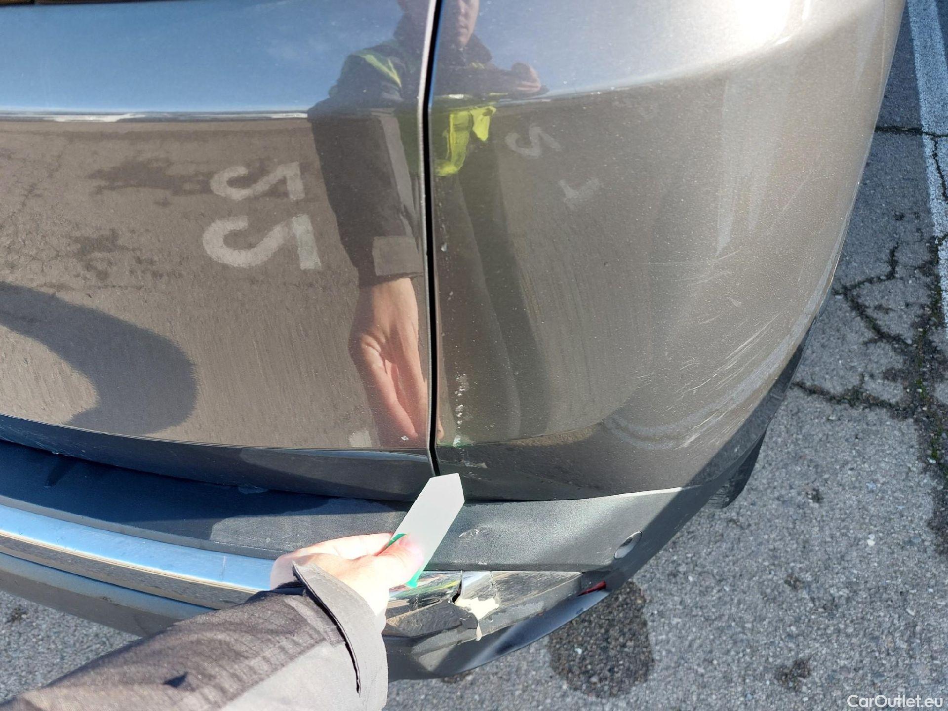  Peugeot  3008 PEUGEOT  / 2020 / 5P / todoterreno 1.5 BlueHDi 96kW S&S Allure Pack EAT8 #17